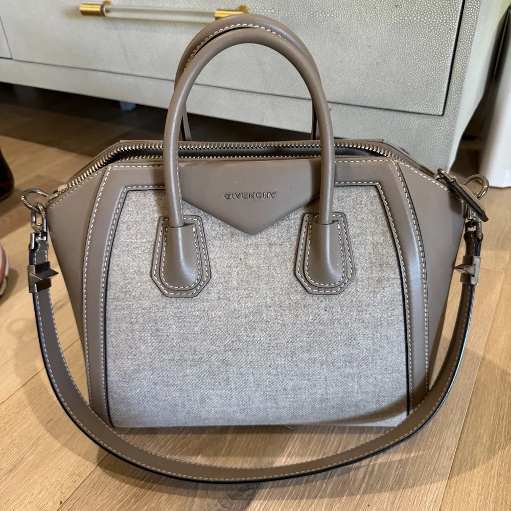 Givenchy Antigona Wool/Leather Bag - Picture 2 of 15